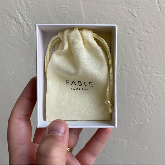 NWB Fable England Gold Bow Bangle - Picture 5 of 6